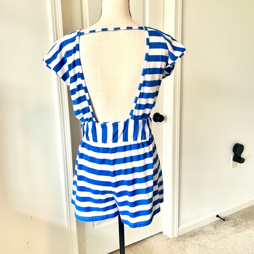VENUS Striped Deep-V Romper Swim Cover Up—SZ. Small - Picture 5 of 12